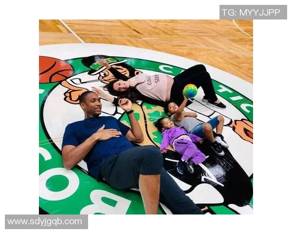 足球明星喜迎六胎家庭再添新成员幸福生活引发热议